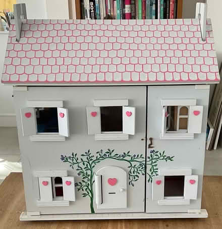 Photo of free Dolls House (Kennington OX1) #1