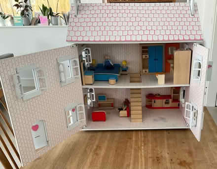Photo of free Dolls House (Kennington OX1) #4