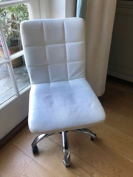 Photo of free White office chair (St Margarets TW1) #1