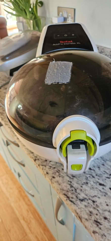 Photo of free Air fryer (Waddon TQ13) #1