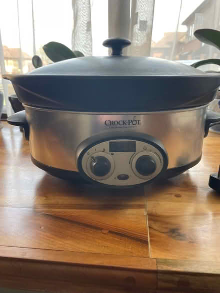 Photo of free Crock pot slow cooker, electric (Downhead Park MK15) #1