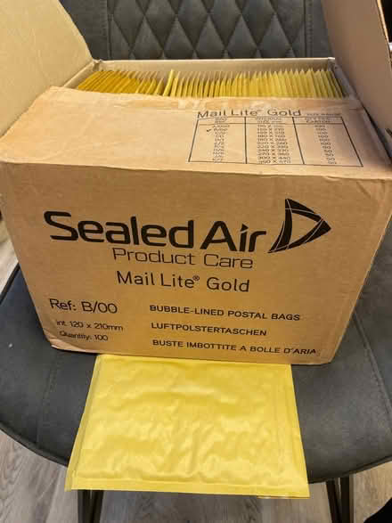 Photo of free Approx 90 jiffy bubble postal bags (Crouch End / Stroud Green N8) #1