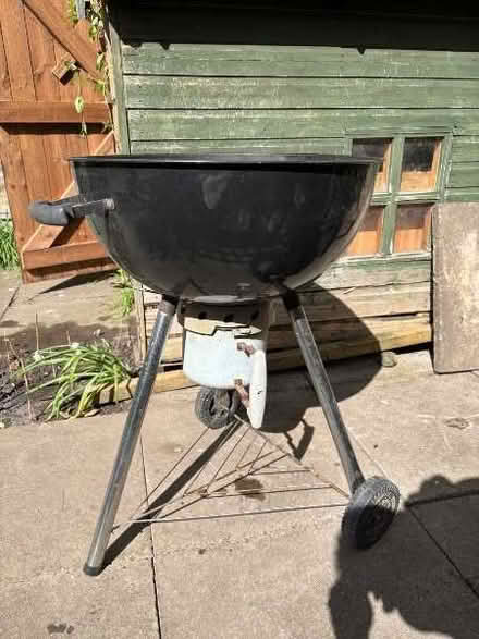 Photo of free Charcoal BBQ (TW1 Twickenham) #2