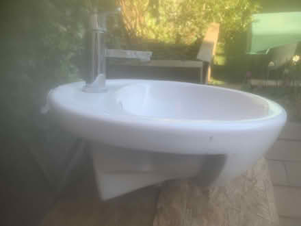 Photo of free semi-recessed handwash basin (Morden, Surrey) #2