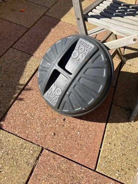 Photo of free Dustbin lid (Kennington OX1) #1
