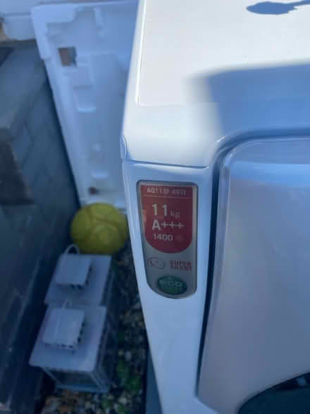 Photo of free 11kg washing machine: Hotpoint (SM6) #2