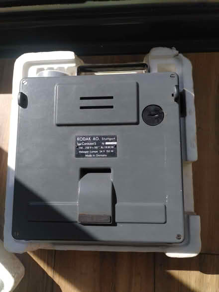 Photo of free Kodak slide projector (Oxford-Freegle CGA OX4) #2