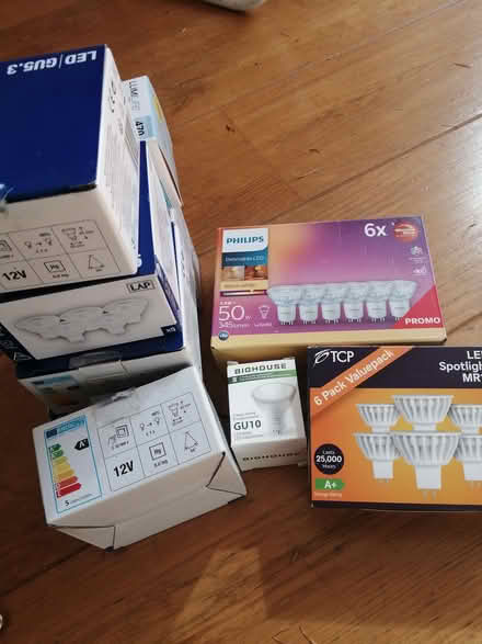 Photo of free LED bulbs (North Sheen TW9) #1