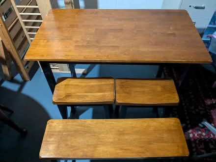 Photo of free Bar Height Table and Stools (Briardale and Bethayres) #2