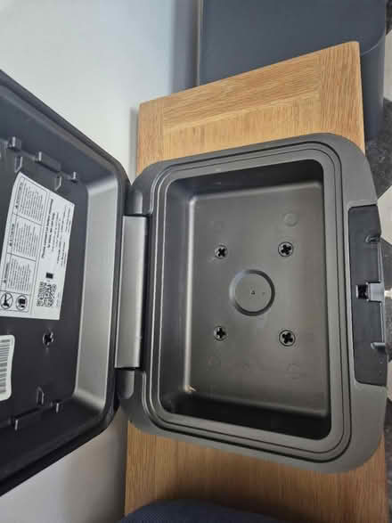 Photo of free Anti fire security documents box (Romford RM3) #2