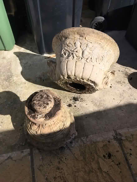 Photo of free Stone planter (Clifton SG17) #1