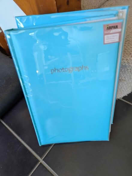 Photo of free 2 x photo albums, 300 6x4" each (Hornby LA2) #1