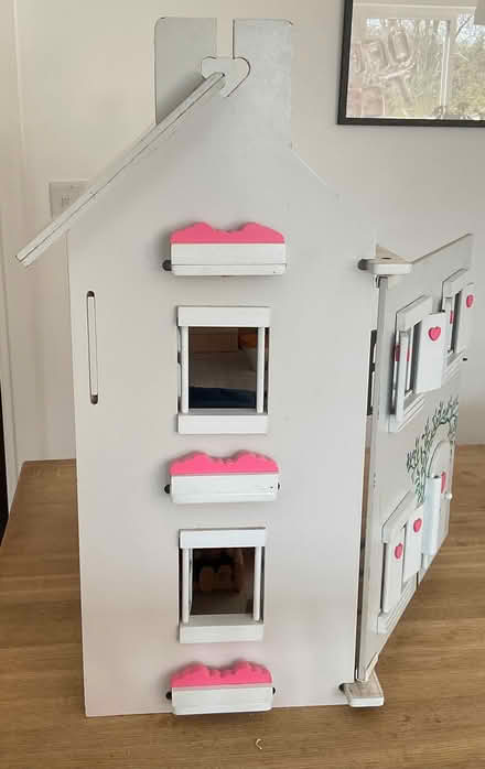 Photo of free Dolls House (Kennington OX1) #3