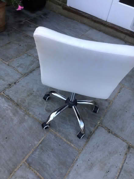 Photo of free White office chair (St Margarets TW1) #4