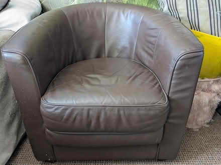 Photo of free Brown leather chair (Barry CF63) #1