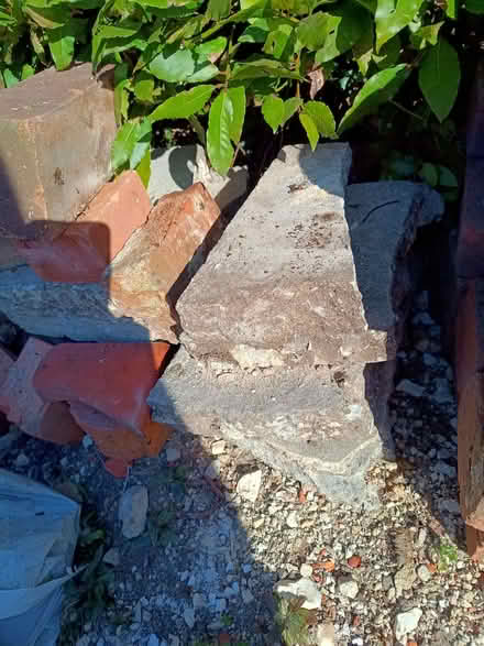 Photo of free RUBBLE - broken paving and bricks (Rowlands Castle PO9) #2