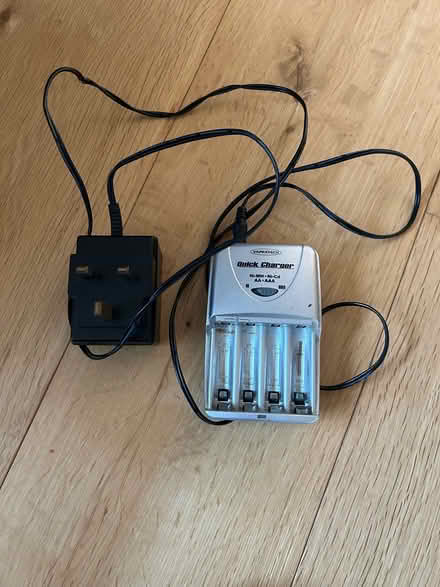 Photo of free AA-AAA quick battery charger (Garsington OX44) #1