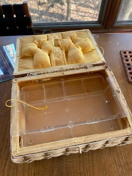 Photo of free Vintage Sewing Box (Hopatcong) #2