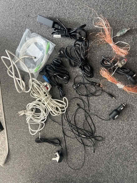 Photo of free Cables and wires (Camberwell, SE5) #1