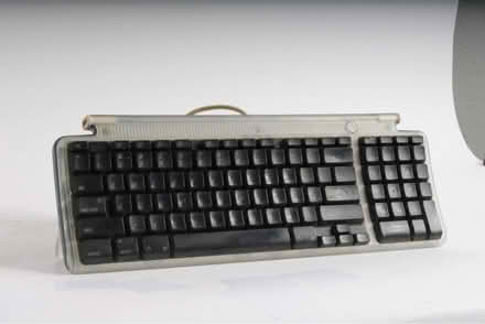 Photo of Old Apple keyboard (Bellevue) #1