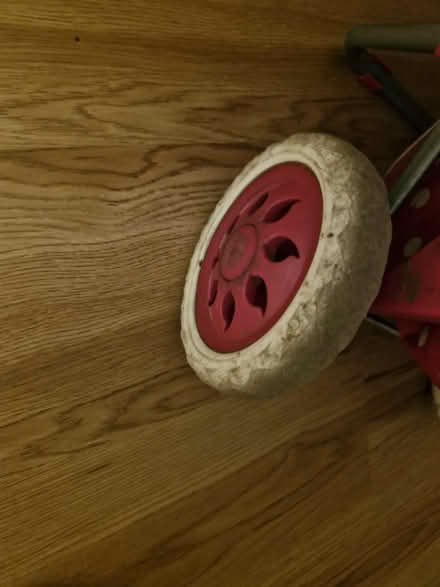 Photo of free Shopping trolley (DE21) #1