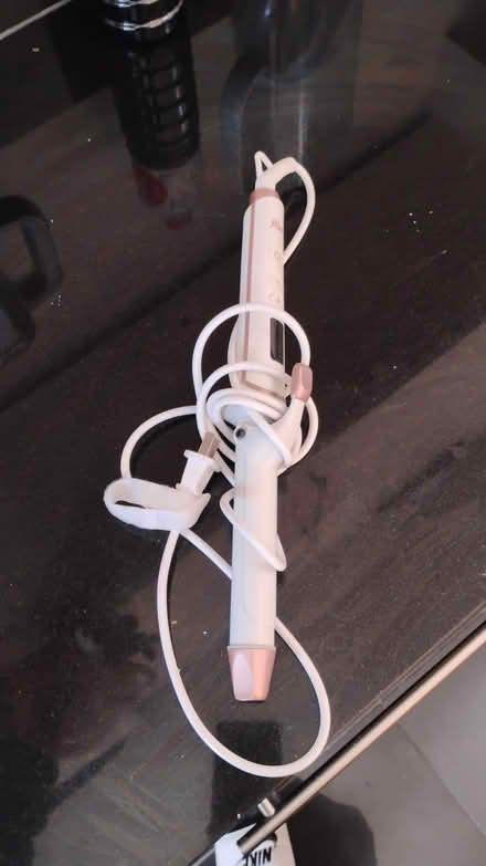 Photo of free Curling rod (Whitechapel) #1