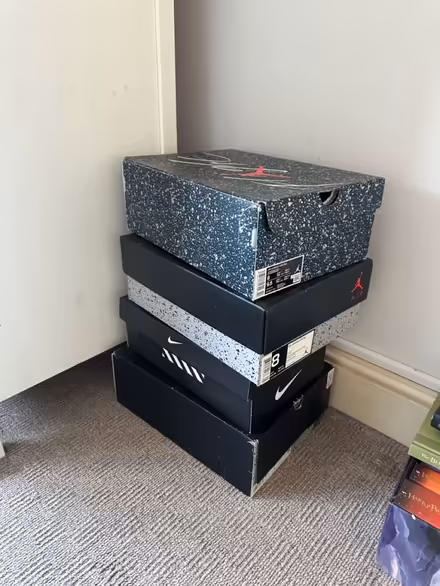 Photo of free Show boxes (TW12) #1