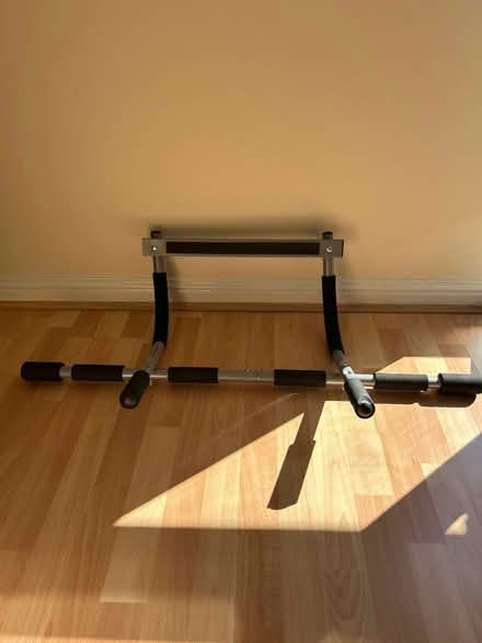 Photo of free Pull-up bar (Dennistoun, G31) #1