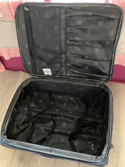 Photo of free Globetrotter Suitcase (AB12) #3