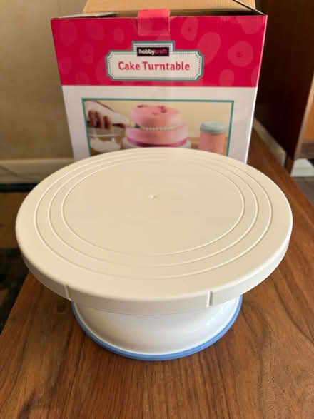 Photo of free Cake Turntable (RG31 6RL) #2