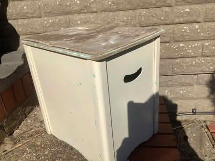 Photo of free Vintage Linen Box 1950’s (Fernhill GU17) #1