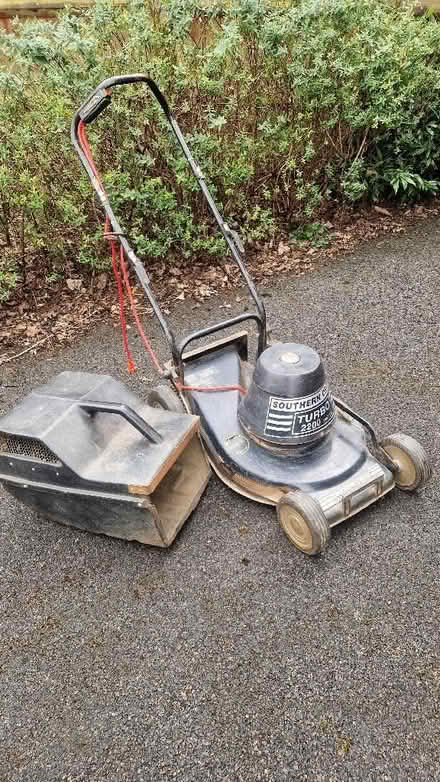 Photo of free Lawnmower (Kempshott Park RG22) #1