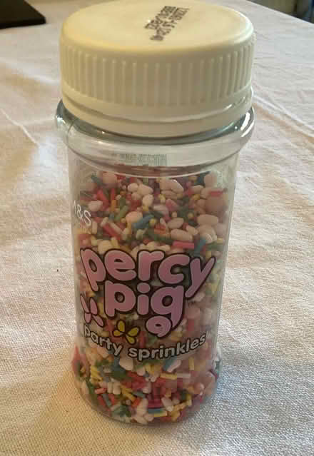 Photo of free Percy Pig party sprinkle (Woodford IG8) #1