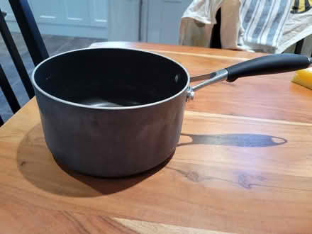 Photo of free medium saucepan (Harlington, LU5) #2
