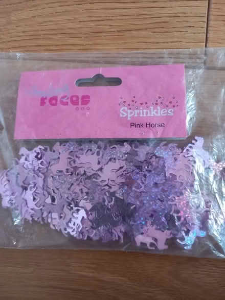 Photo of free Pony party plastic tablecloth (Odd Down) #3