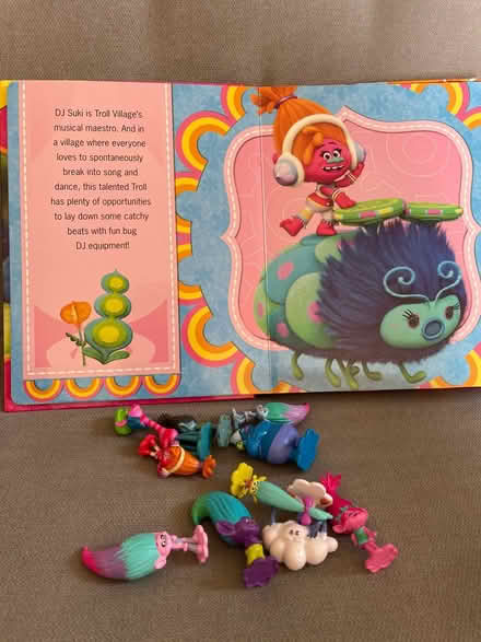 Photo of free Trolls book and figurines (Mill Hill (NW7)) #3