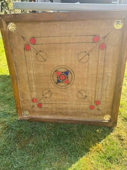 Photo of free A Carrom board with pieces (HA2) #1