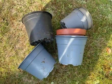 Photo of Medium size plastic pots - 16-18cm (Northchurch HP4) #1