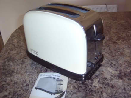 Photo of free cream russell hobbs 2 slice toaster (Durrington BN13) #1