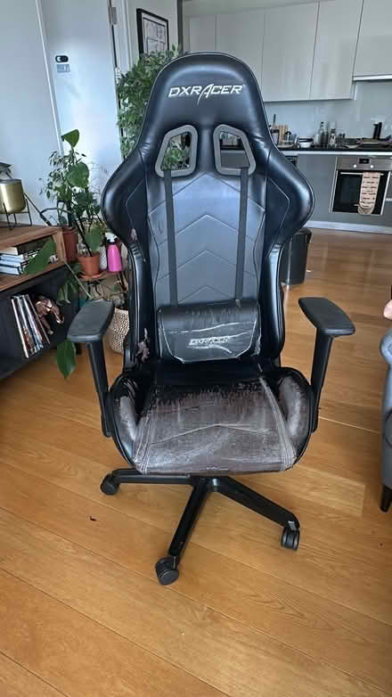 Photo of free Desk chair (east village E20) #1