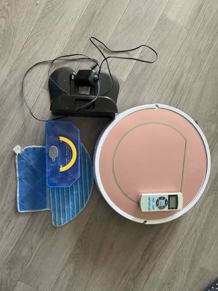Photo of free iLife Cleaning Robot (Acton W3) #1