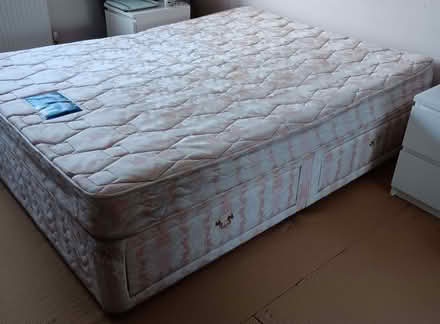 Photo of free king size divan bed with mattress (Bussage GL6) #2