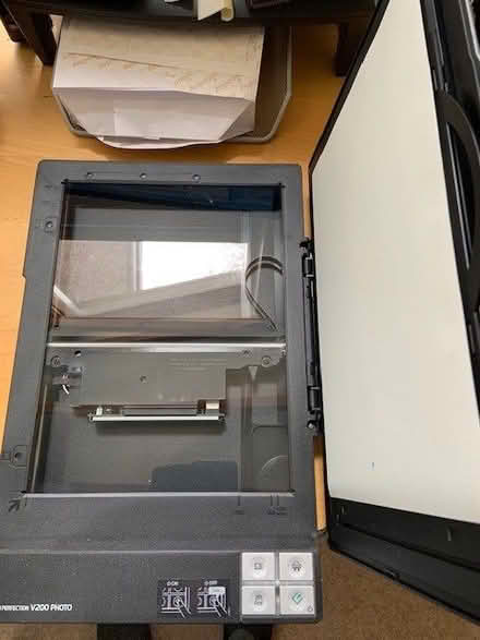 Photo of free Epson V200 Scanner (Barnton EH4) #2