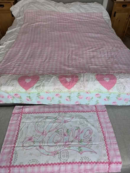 Photo of free Reversible Single Duvet Set (Enfield EN2) #3
