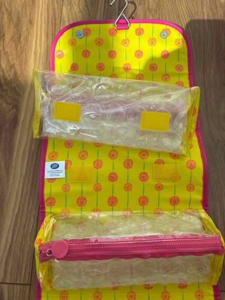 Photo of free Designer Hanging Wash Bag (West Malling ME19) #4