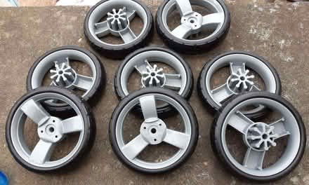 Photo of free small plastic wheels (Beulah Hill CR7) #1