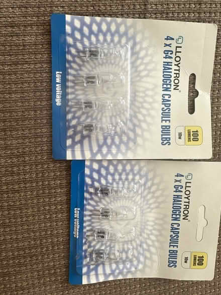 Photo of free 8 x G4 10w halogen bulbs (Hanworth Park, TW13) #1