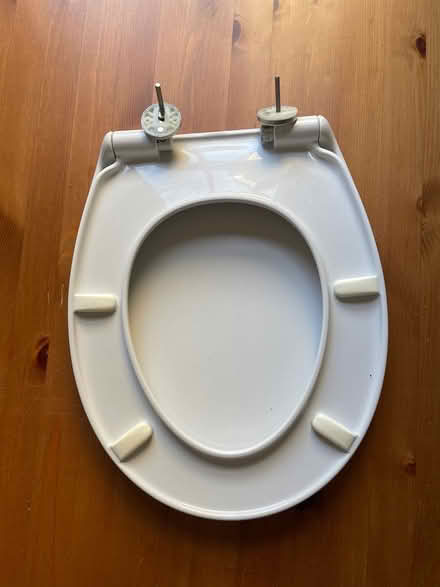 Photo of free Toilet Seat (Cambridge CB4) #1