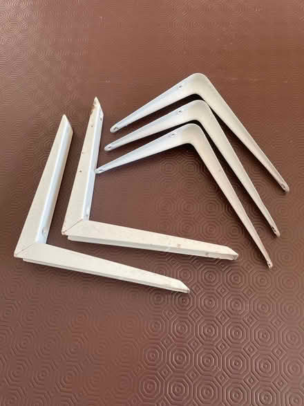 Photo of free Shelf brackets (Marshalswick AL4) #1