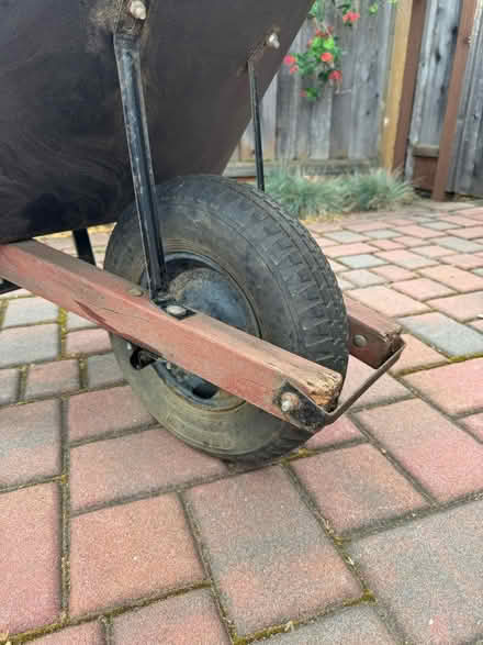 Photo of free Wheelbarrow (Cherry Chase Sunnyvale) #4